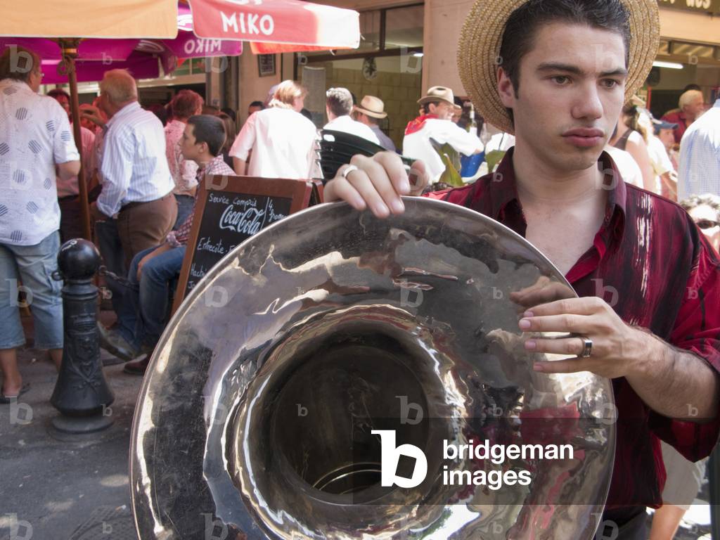 Sousaphone musician in Arles