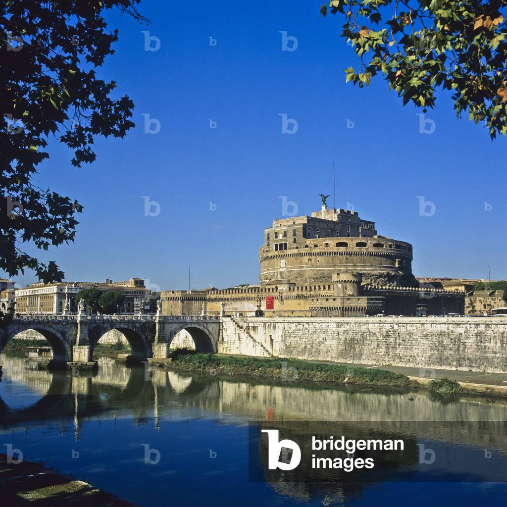 Tiber River and Castel Sant'Angelo, Rome, Italy (photo)