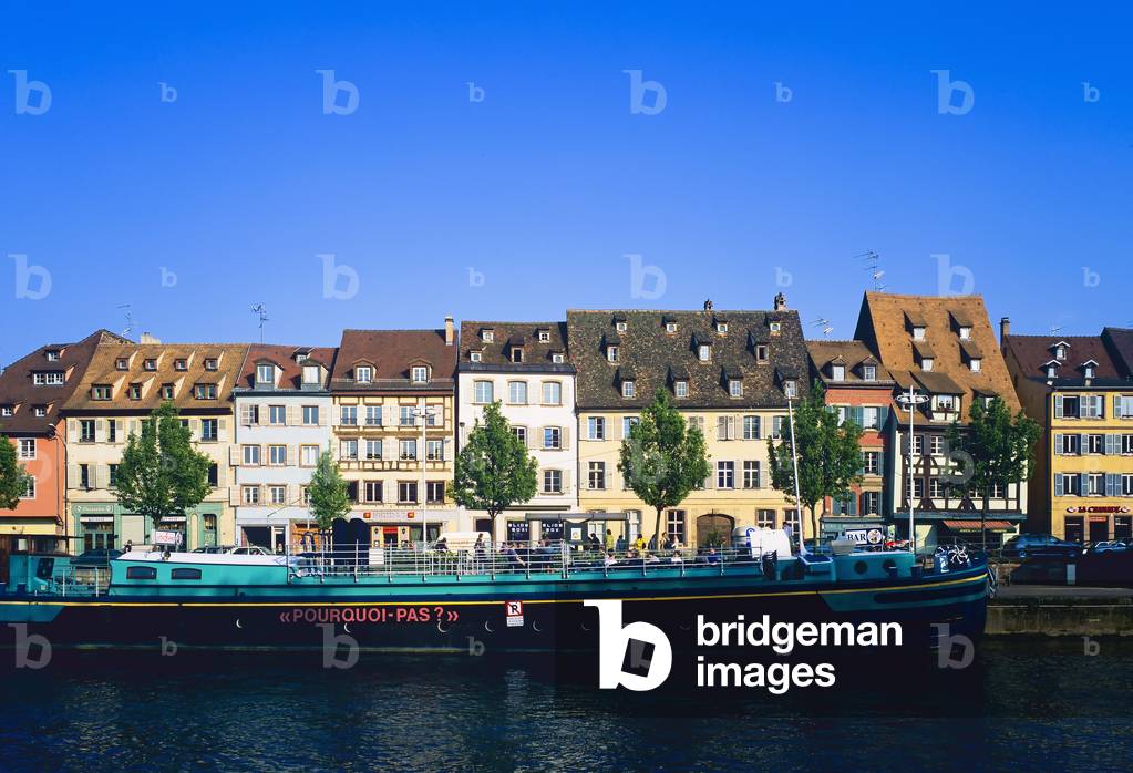 Quai des Pêcheurs on the Ill river, Strasbourg (photo)