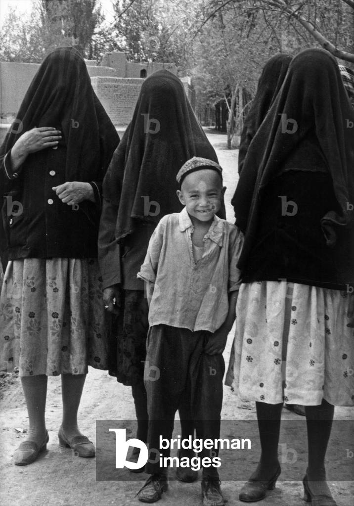 Uighur women, 1983 (photo)