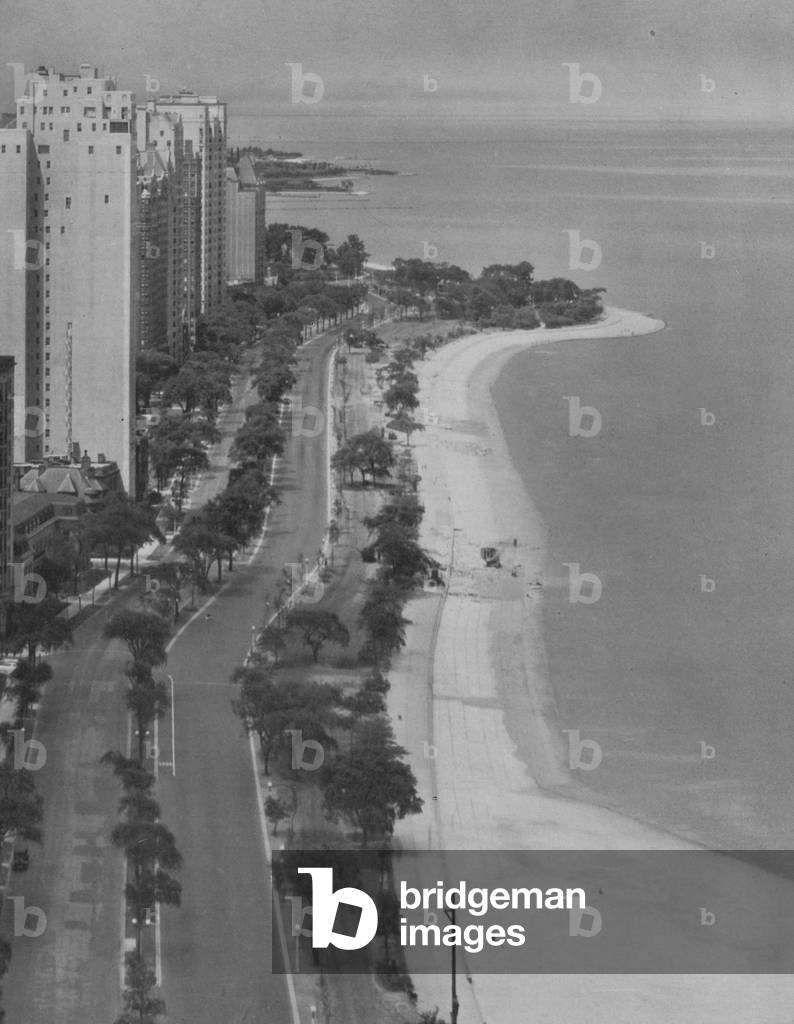 Lake Shore Drive, Chicago, 1933 (b/w photo)