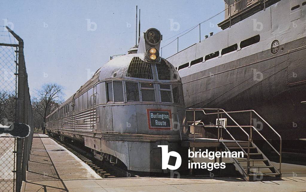 Pioneer Zephyr And U-505 Outside Of MSI, 1965 (photo)