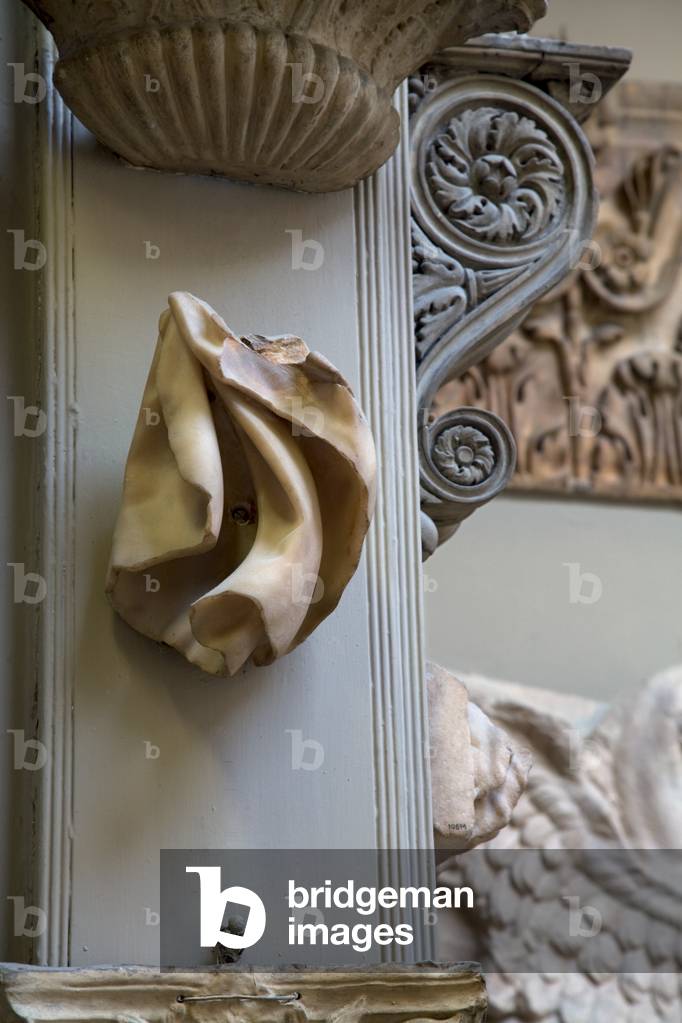 Sculpture in Sir John Soane's Museum, London (photo)