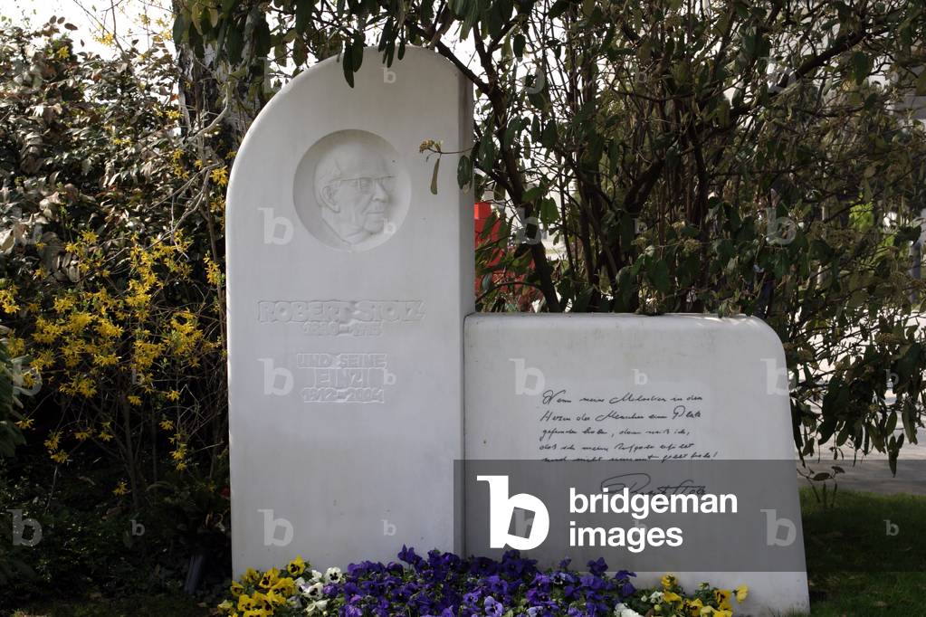 Robert Stolz - grave