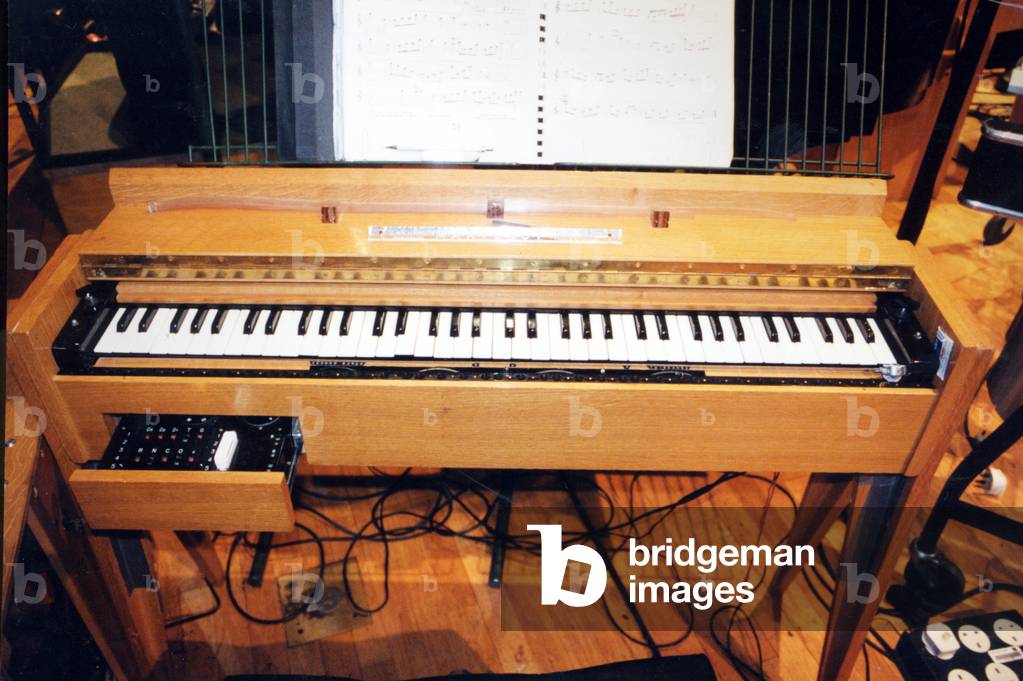 INSTR - 20thC/Electronic -