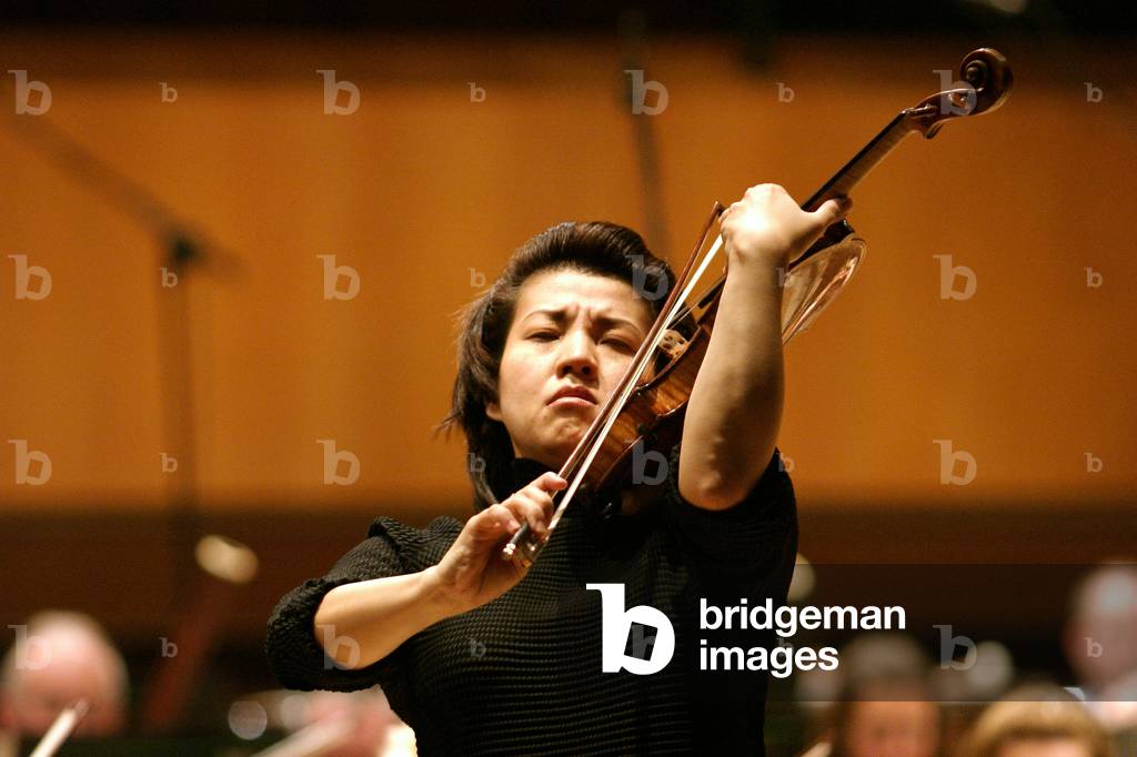 Kyoko Takezawa playing the
