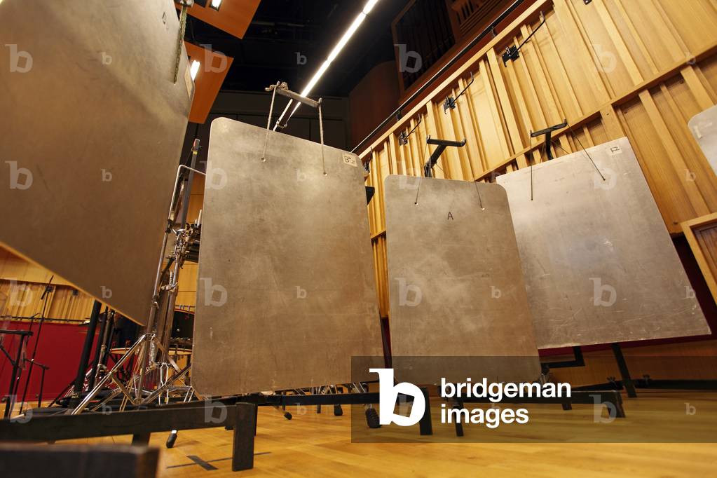 Bell plates , percussion instrument.