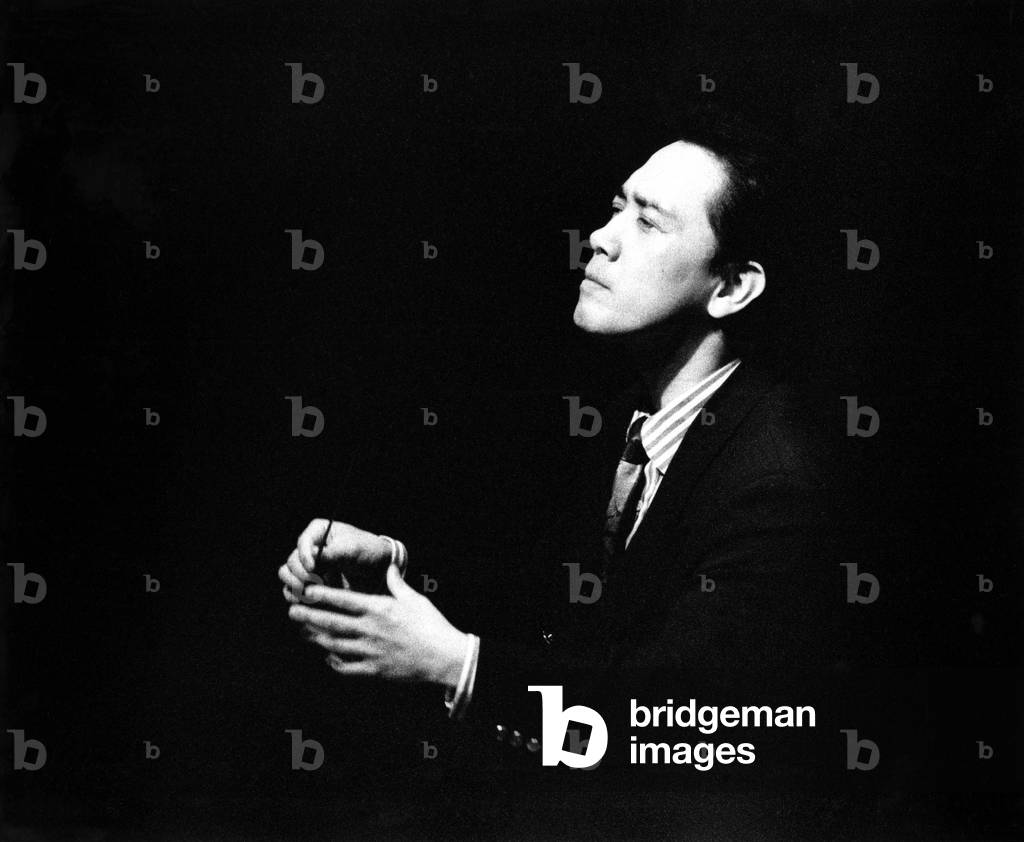 Eiji Oue  -