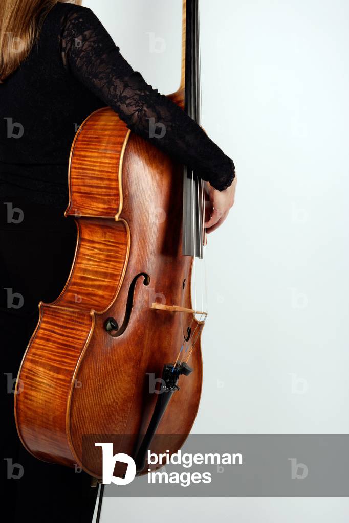 Young woman in concert black