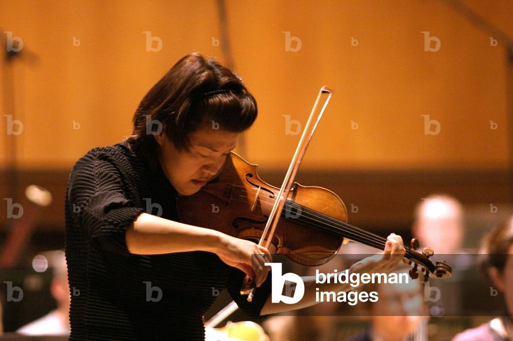 Kyoko Takezawa playing the