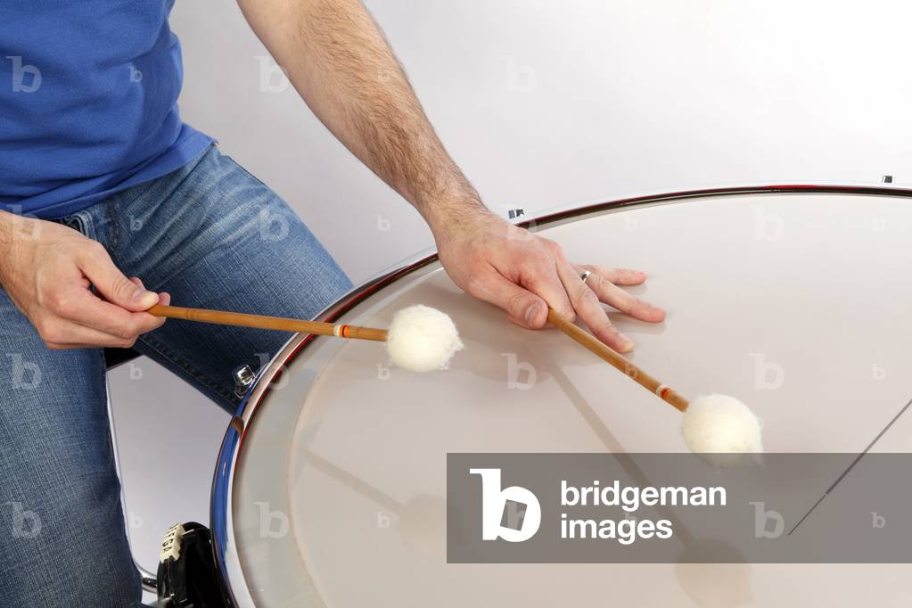 Timpani, damping the head, playing position. Technique