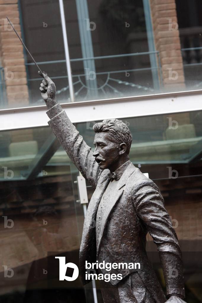 Staute of Enrique Granados