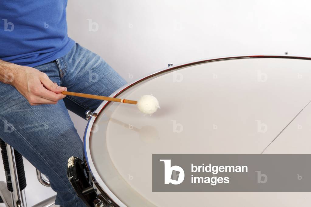 Timpani, correct playing position. Technique