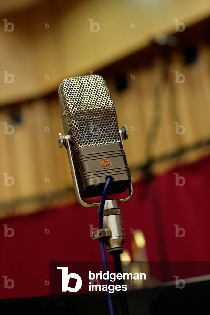 RCA 44 ribbon microphone