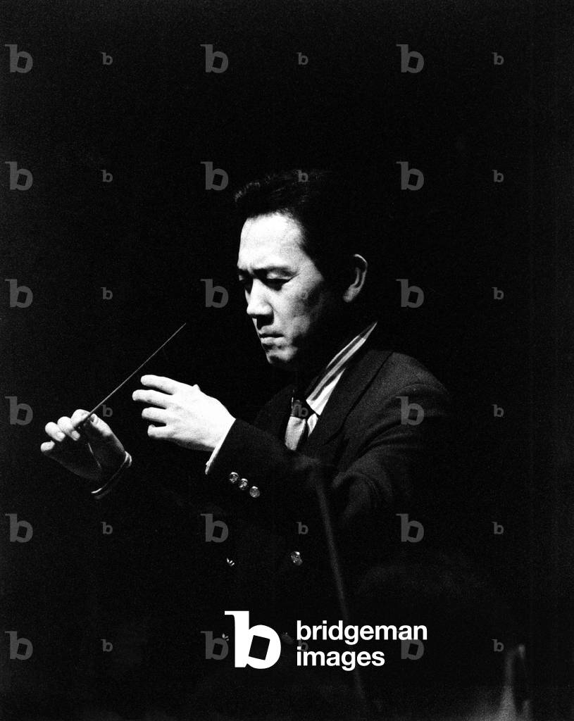 Eiji Oue  -