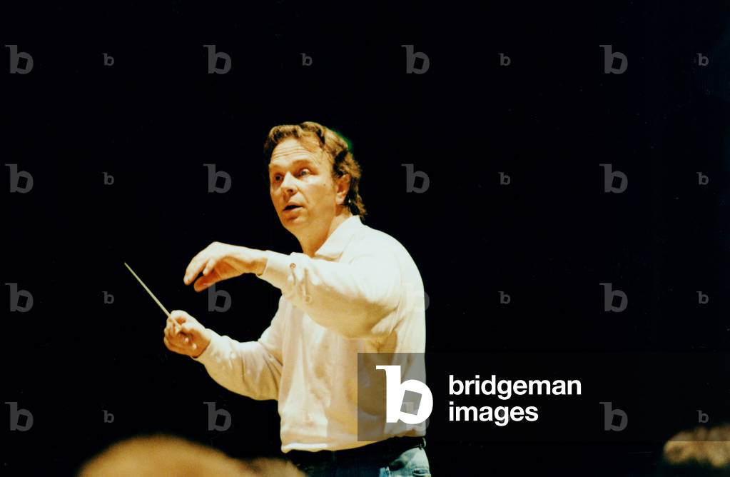 Mark Elder conducting the