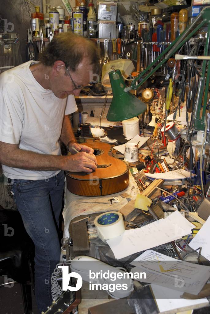Guitar repairer Graham Nodem