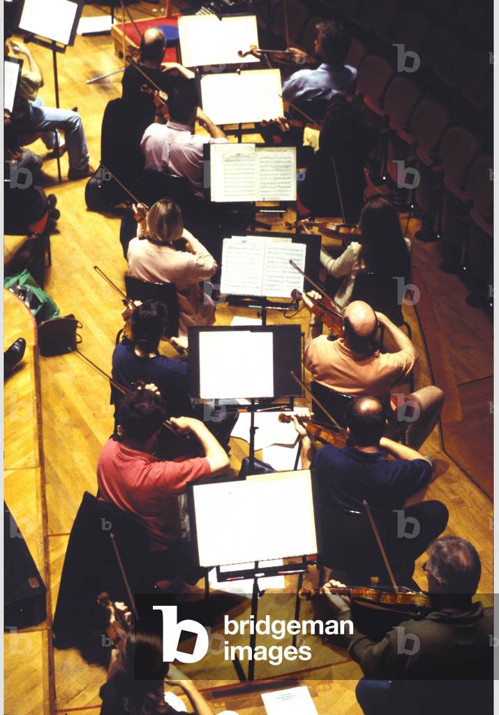 VIOLIN SECTION of Philharmonia