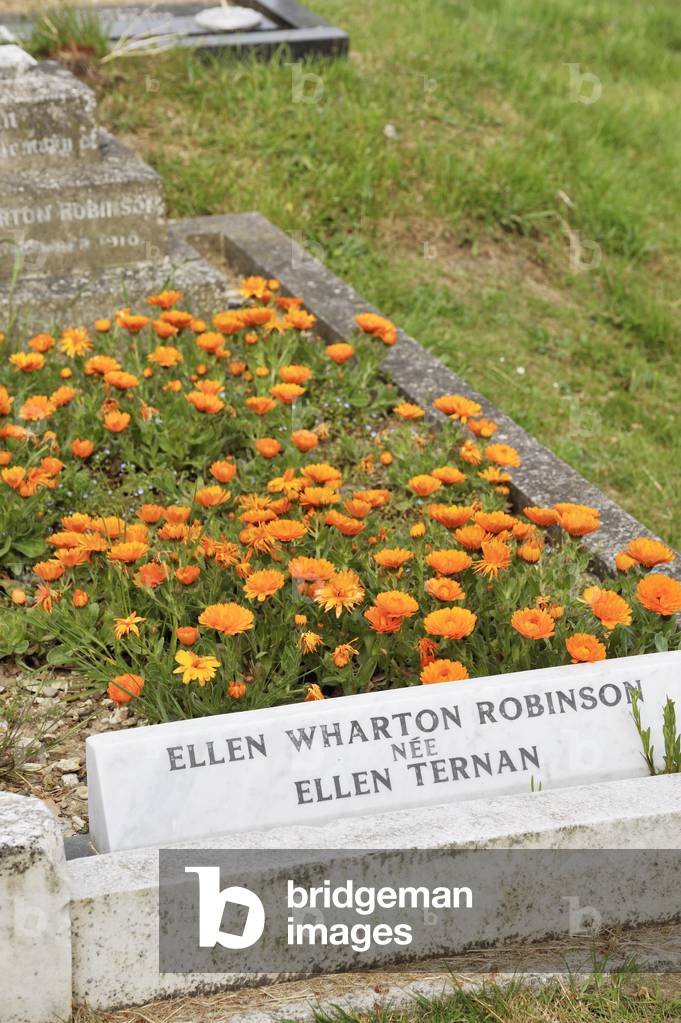 Ellen Ternan grave