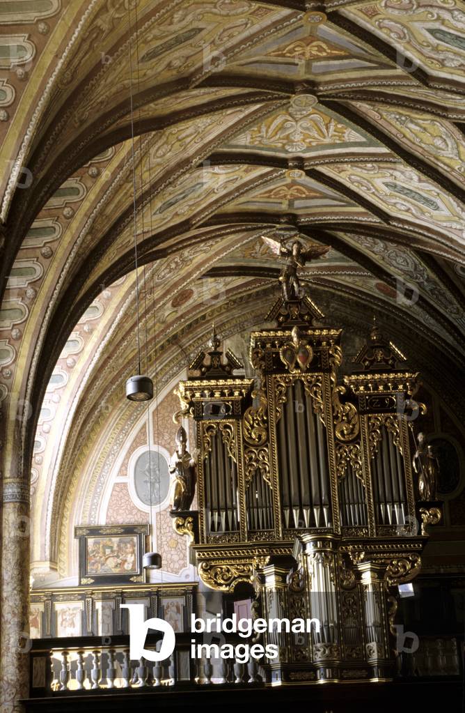 Gilt organ (rebuilt 1980 by Beckerath)