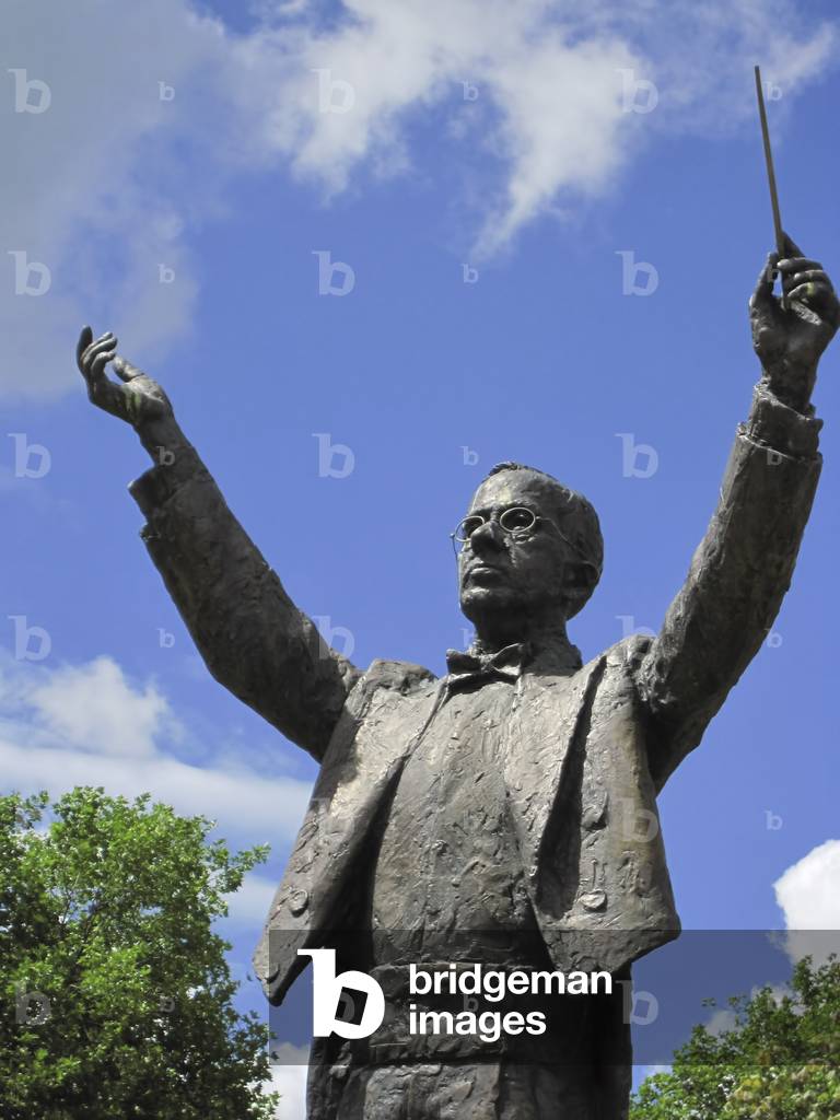 Gustav Holst statue