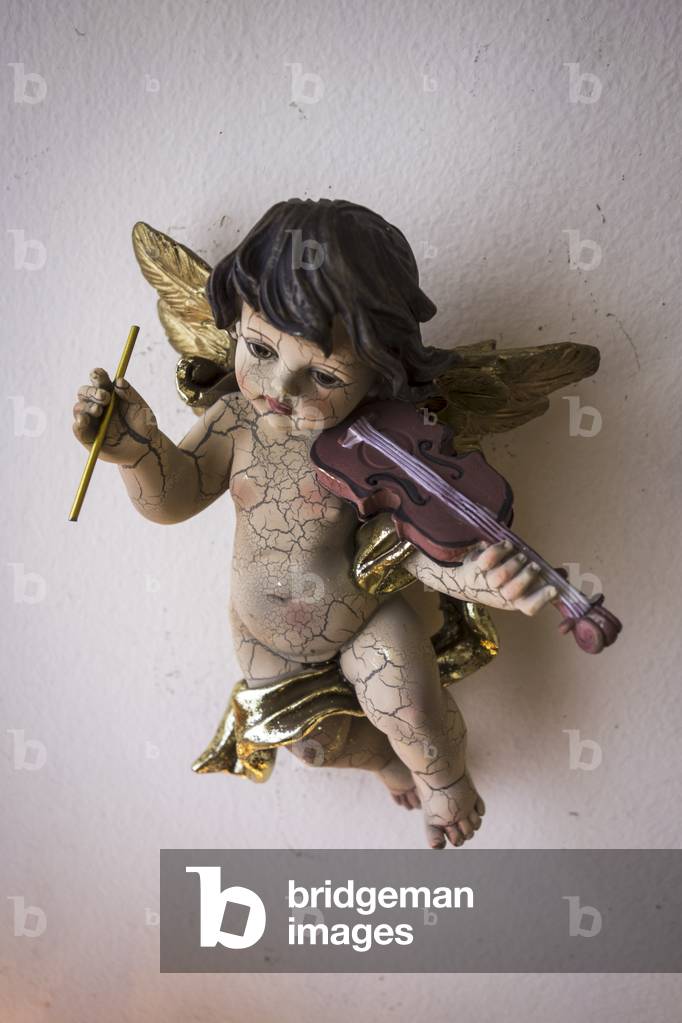 Plaster putto angel