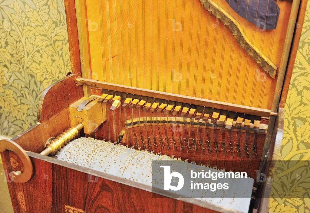 Hicks mechanical piano