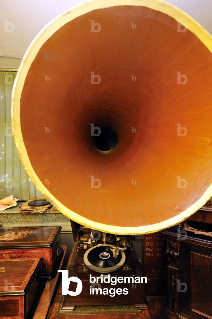 EMG gramophone