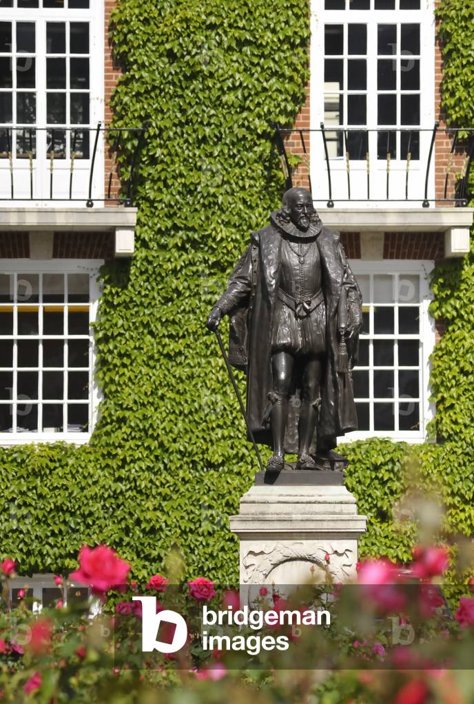 Francis Bacon statue, London,  19th century (bronze)