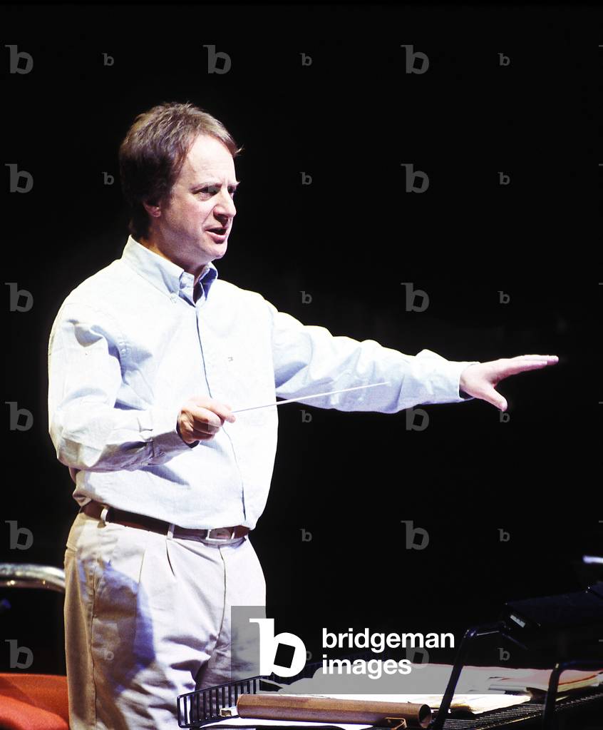 Anthony Inglis conducting