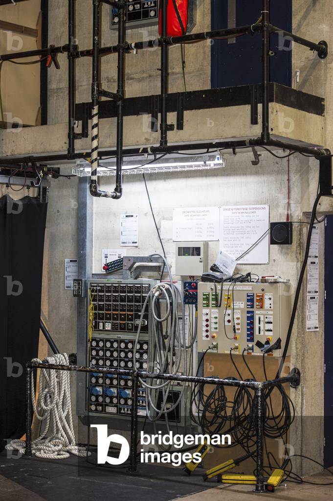 Theatre combined control station