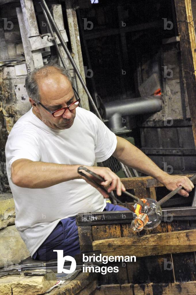 Murano glass maker