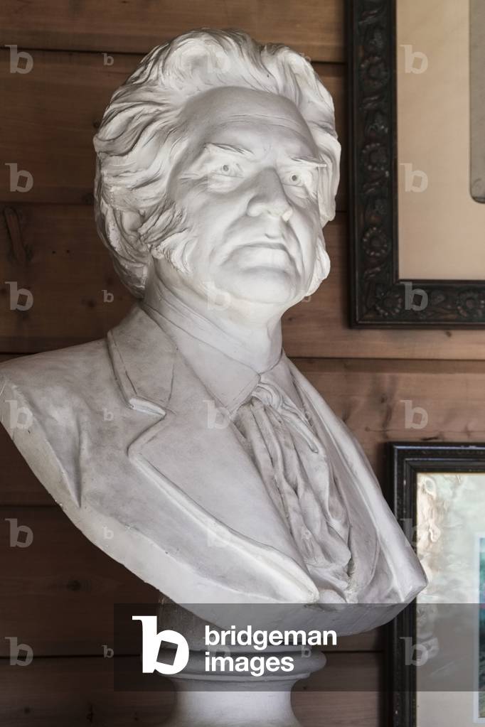Bjørnstjerne Bjørnson bust