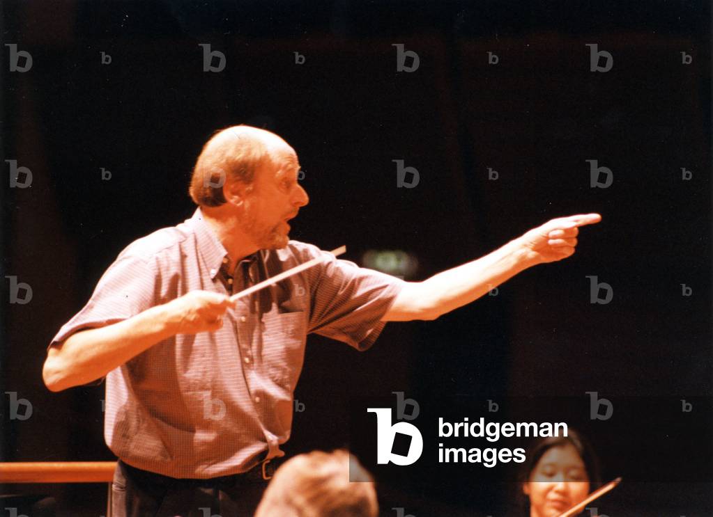 Roger Norrington conducting the