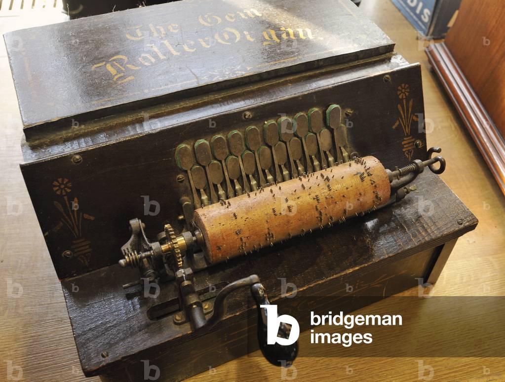 Gem roller organ