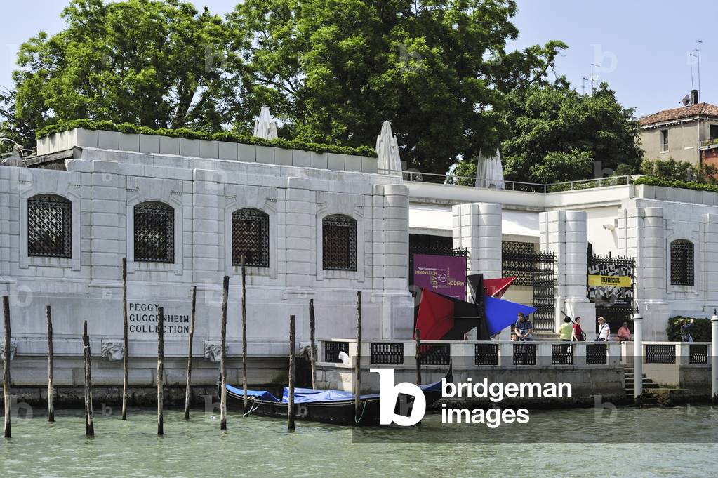 Remove building copyright