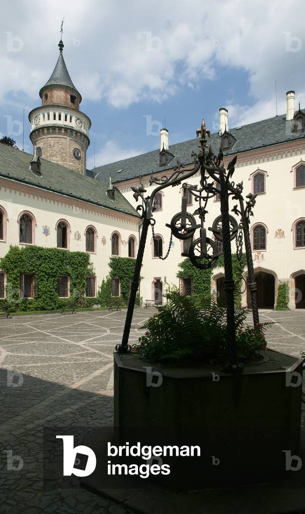 Brittany Tower, Sychrov Château, Czech Republic (photo)