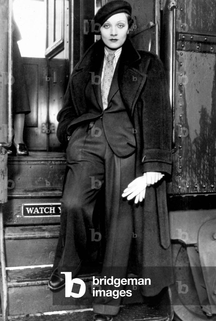 Marlene Dietrich arrives in Chicago in 1933 (photo)