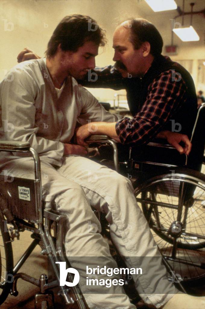 Ne un 4 juillet BORN ON THE FOURTH OF JULY de OliverStone avec Tom Cruise et Ron Kovis ,1989