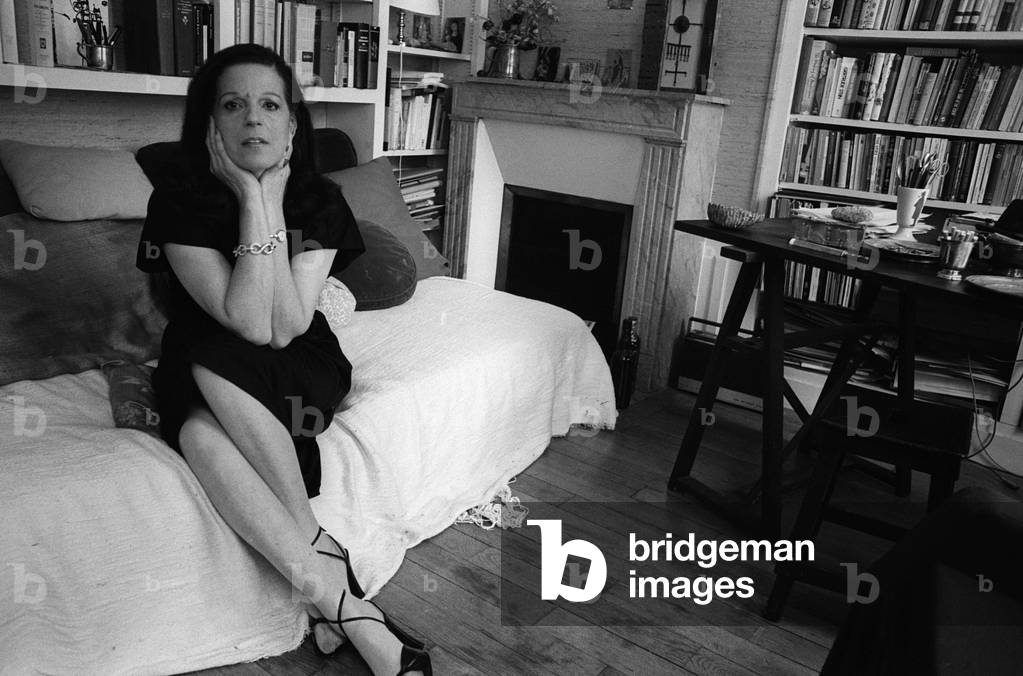Portrait of Viviane Forrester par Sophie Bassouls, b/w