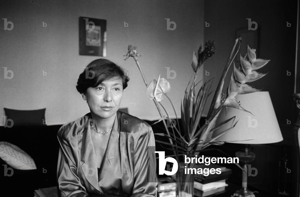 "Porträt von Julia Kristeva in Paris" von Sophie Bassouls, b/w