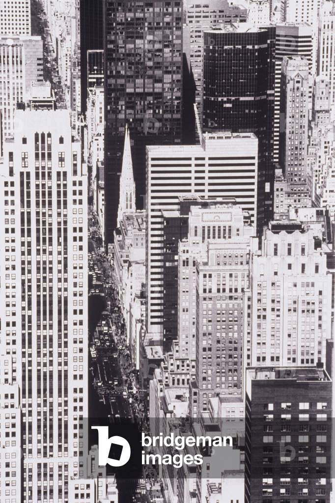 Paesaggio urbano dal grattacielo (fotografia in bianco e nero)