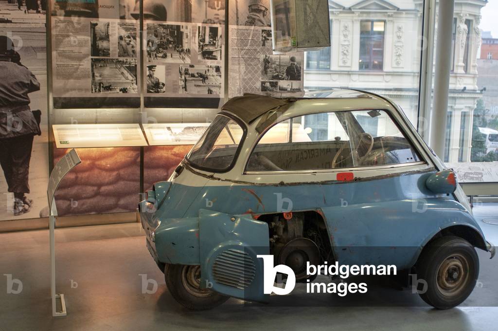 Museum Checkpoint Charlie in Friedrichstrasse, Friedrichstadt, Mitte district, east Berlin, Germany (photo)