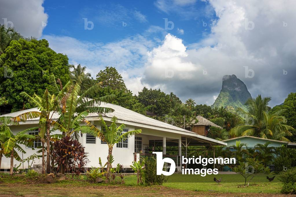 Local house in Moorea, French Polynesia, Society Islands, South Pacific, Cook's Bay, 2020 (photo)