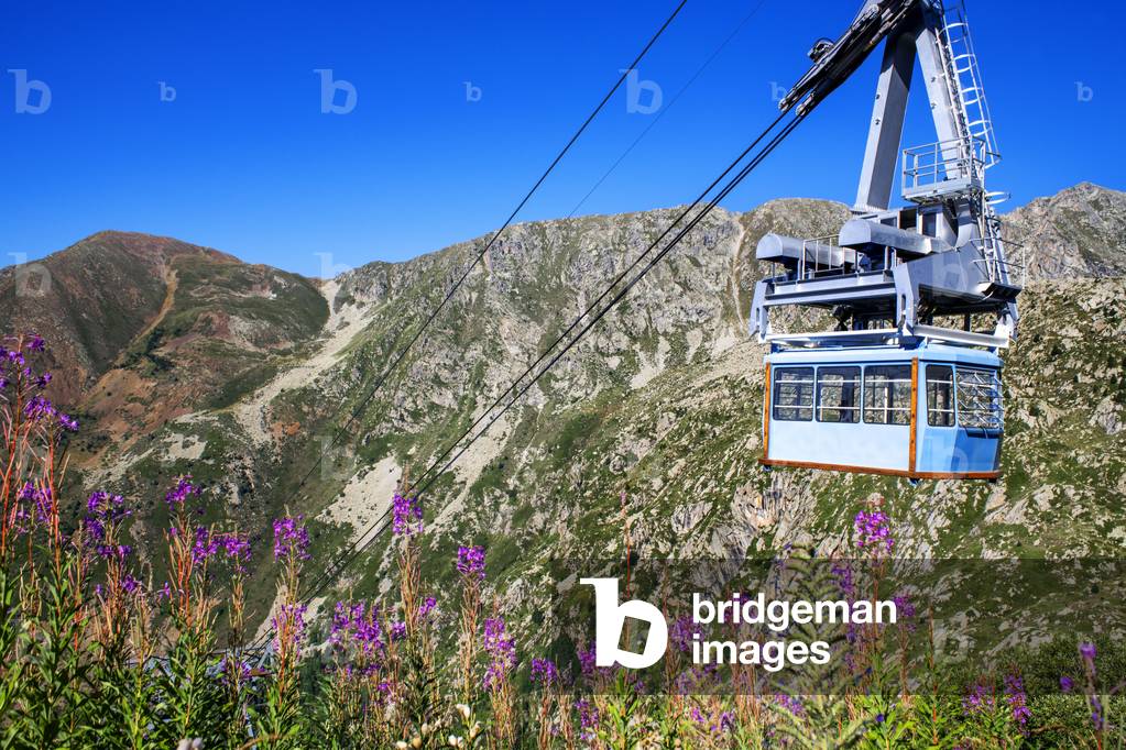 Cableway of Gento lake, Fosca Valley and hydro electric reservoir, Tren dels Llacs, Spain, 2021 (photo)