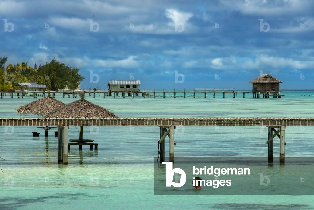 Havaiki lodge beach and pier in Fakarava, Havaiki-te-araro, Havai'i or Farea atoll, Tuamotu Archipelago, French Polynesia, Pacific Ocean, 2020 (photo)