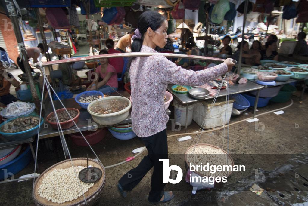 Vegetables seller near Hanoi Market Old Quarter, Hanoi, Vietnam (photo)