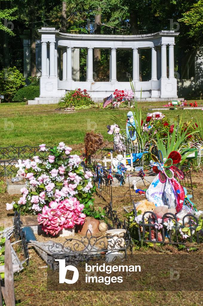 Woodlawn Cemetery, Webster Avenue corner East 233rd Street, Bronx, Woodlawn, New York, USA, Where they ended up as famous names like Miles Davis or Duke Ellinton and other historical figures, At the entrance they can tell you on a map where the graves are different, 2020 (photo)