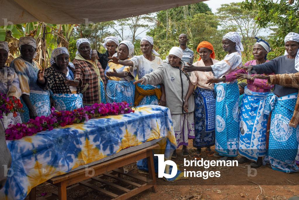 Funeral for the death of a person due to Coronavirus and AIDS in a small village near Kitui city in the Kamba country in Kenya, Africa, 2020 (photo)