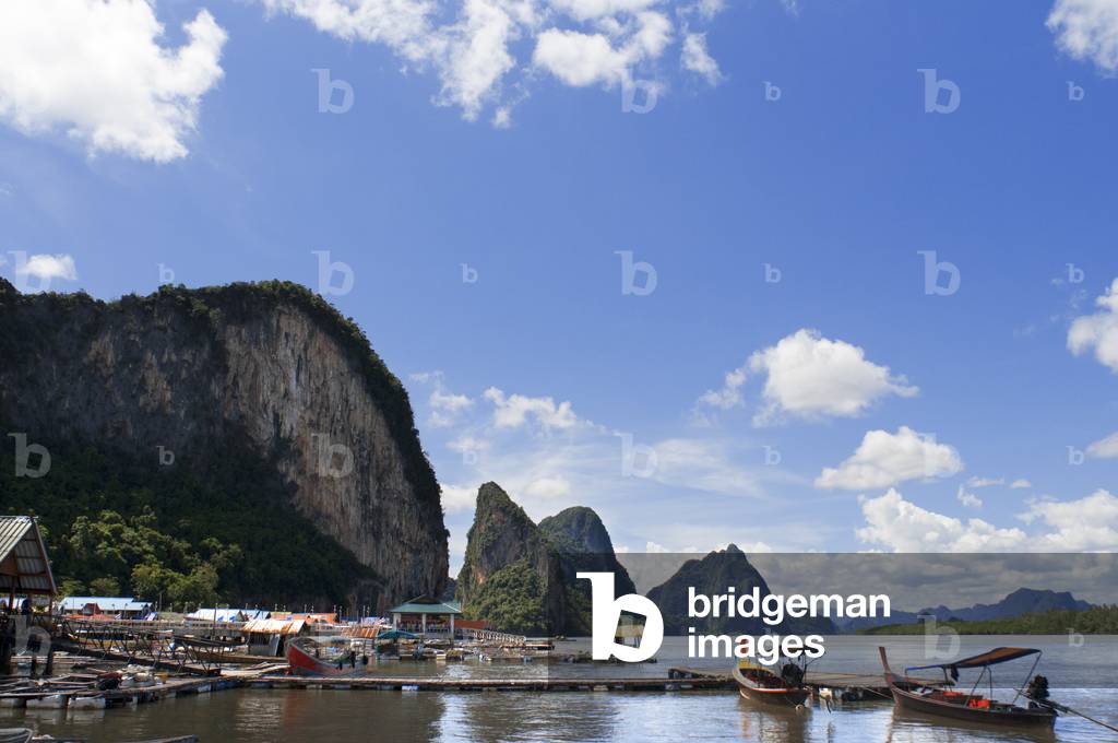 Panyee sea gypsy fishing village, Phuket Thailand (photo)